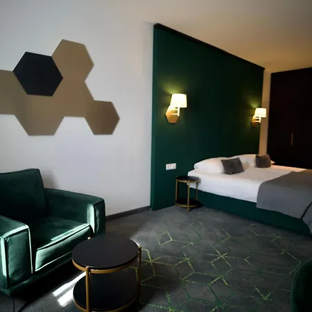 Diplomat Hotel