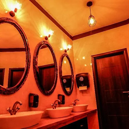 Diplomat Hotel 4*